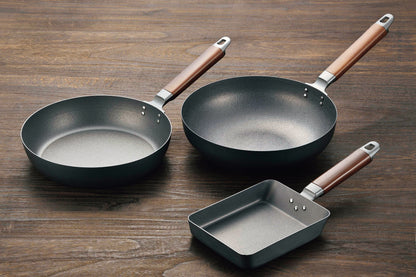 Nitriding frying pan